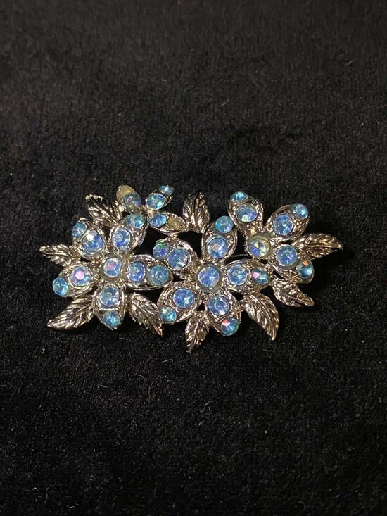 Vintage Jewelry - Vintage Silver tone Textured Leaves Floral Blue Aurora stones Brooch